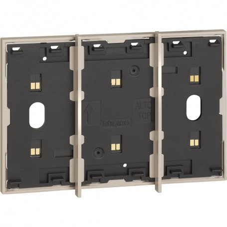 Bticino Living Now KG8103 Frame elettrificato Nero, 3 Moduli, per supporto K4703