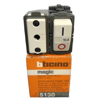 Bticino Magic 5130 Blocco con presa 16A e interruttore magnetotermico automatico 16A, Serie Civili, MADE IN ITALY: Coppolav.it