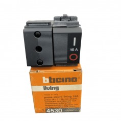 Bticino Living 4530 Blocco Presa 16A e interruttore magnetotermico automatico 16A, Serie Civili, MADE IN ITALY