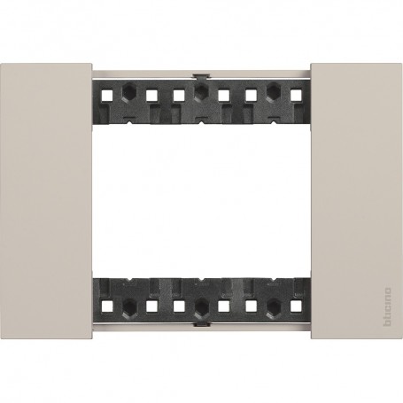 Placca Sabbia 3 Moduli Bticino Living Now KA4803KM, 3 Posti, Materiale plastico, Serie Civili, MADE IN ITALY